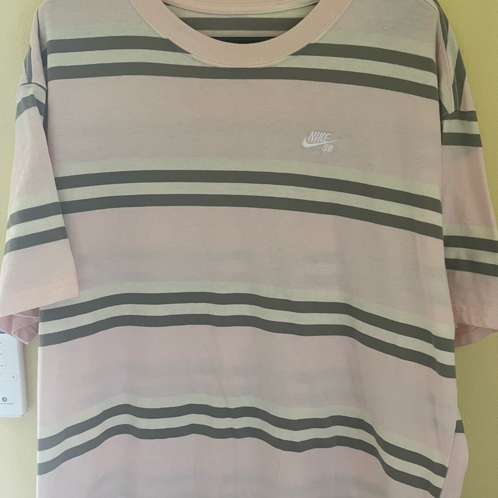 Nike Men’s Shirt